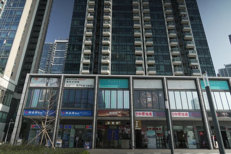 中原地產創辦人施永青則認為樓價已靠穩,建議政府向銀行買入全部按揭。(衛斯攝)