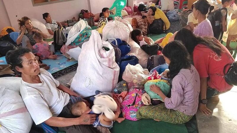 ကချင်ပြည်နယ်၊ ဝိုင်းမော်မြို့နယ်တွင် ပိတ်မိနေသည့် စစ်ဘေးဒုက္ခသည်များအား ၂၀၂၄ ခုနှစ်၊ မတ်လ ၁၀ ရက်နေ့က တွေ့ရစဉ်။ (Photo: Citizen Journalist)