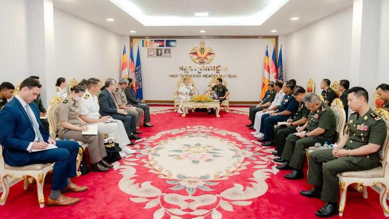 Samuel_Paparo_US_Indo_Pacific_Commander_(L)_meets_Vong_Pisen_Commander_in_Chief_of_RCAF_121824_1.jpg