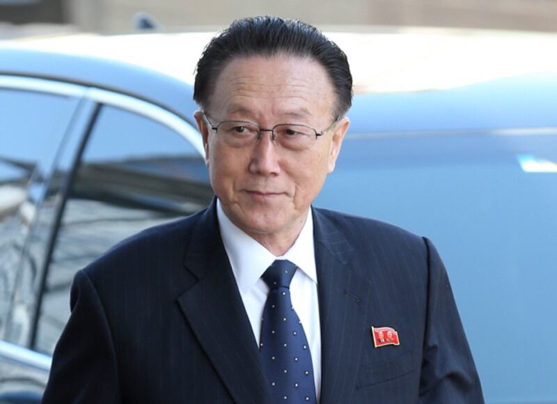 김양건 북한 노동당 비서 겸 통일전선부장이 교통사고로 지난 29일 오전 6시15분 사망했다고 조선중앙통신이 30일 보도했다. 