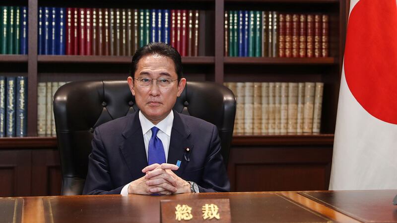 曾任外务、防卫大臣、64岁的岸田文雄，赢得日本自民党第27任总裁，将在菅义伟后继任为日本新首相。（路透社图片）