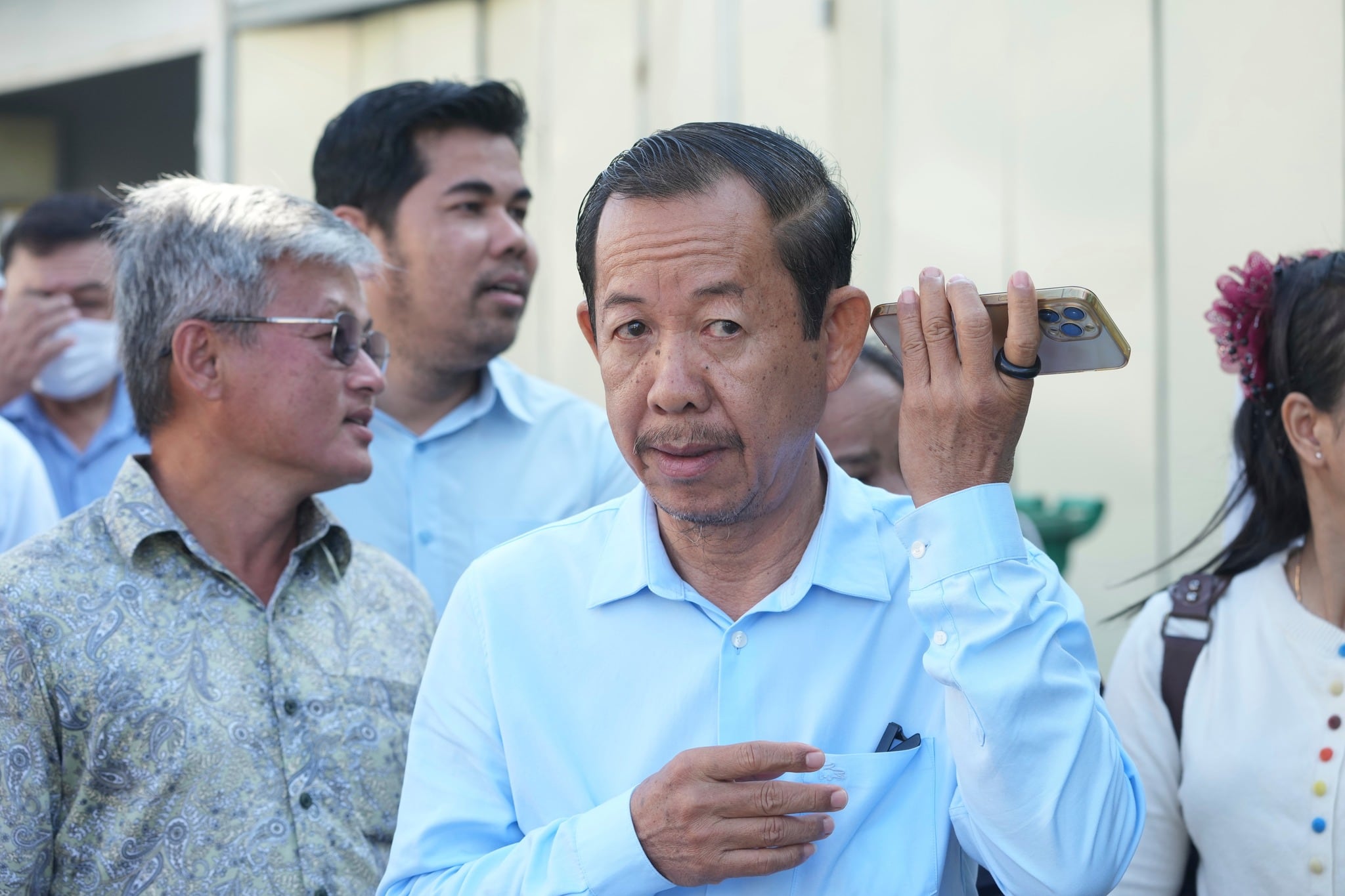 Rong Chhun appears in court to answer trumped-up charges related to incitement.