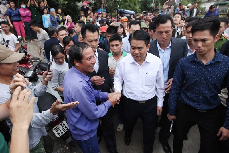 Hình minh hoạ. Ông Nguyễn Đức Chung về gặp người dân xã Đồng Tâm hôm 22/4/2017