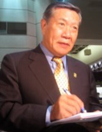 Dr--Henry-Lee-in-LAX-150.jpg