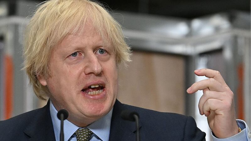 英国首相约翰逊（Boris Johnson）将做出重大政策调整，禁止英国 5G 网路採用华为设备。（路透社）