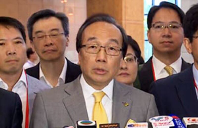 2015年5月31日,到深圳見京官的泛民飯盒會召集人梁家傑表示,在會面上雙方不能說服對方,泛民將堅持否決政改方案。(公民黨提供)