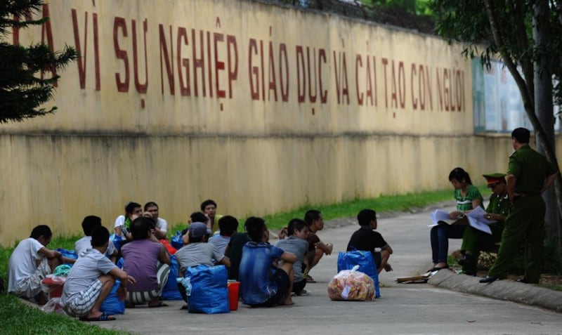 Hình minh họa. Một nhóm tù nhân mới đến nhà tù Hoàng Tiến sau khi khoảng 479 tù nhân khác được trả tự do hôm 30/8/2013