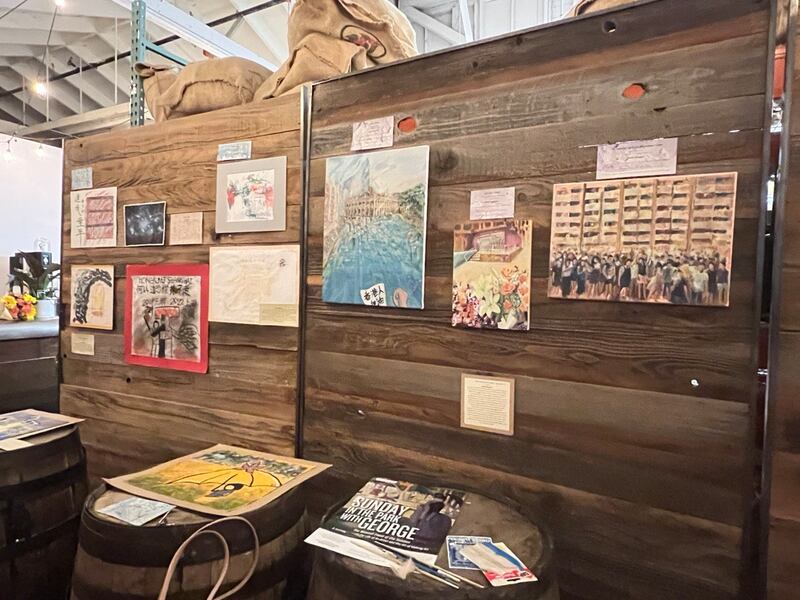 加州湾区港人举办美术展中展出的美术作品(孙诚拍摄,独家首发)