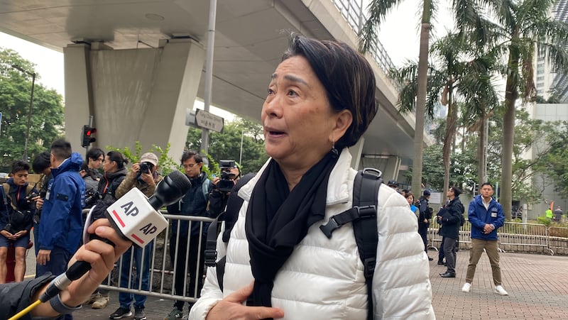 民主黨前主席劉慧卿到場支持黎智英，冀眾被告可獲公平審訊。（李若如攝）