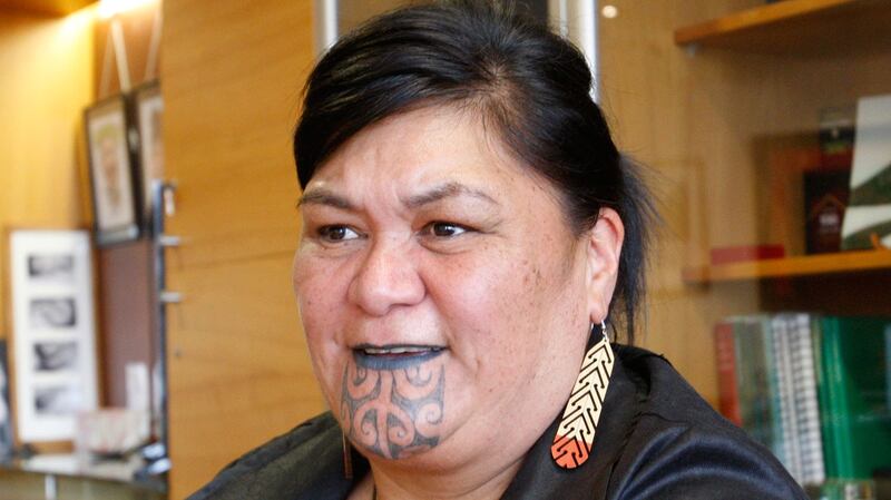 新西兰外长马胡塔Nanaia Mahuta （图）近日出席新西兰-中国关系促进委员会活动时，把中国与新西兰的关系比作是毛利人神话中的野兽坦尼瓦 (Taniwha) 与龙之间的关系。（美联社图片）