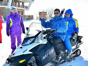 북한 주재 외국 외교관과 무관, 국제기구 대표 등이 지난  가족과 함께 마식령 스키장을 방문해 즐거운 시간을 보내고 있다.
