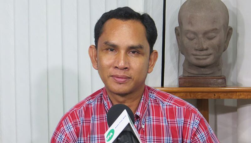 នាយករង​ទទួលបន្ទុក​ផ្នែក​ឃ្លាំមើល​សិទ្ធិមនុស្ស​នៃ​អង្គការ​លីកាដូ (LICADHO) លោក អំ សំអាត ចូលរួម​វេទិកាវិទ្យុ​អាស៊ីសេរី។