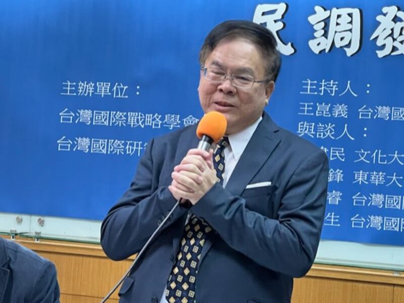 台湾国际战略学会理事长王昆义指出，台湾都会区民众更愿意挺身护台。(记者 黄春梅摄)