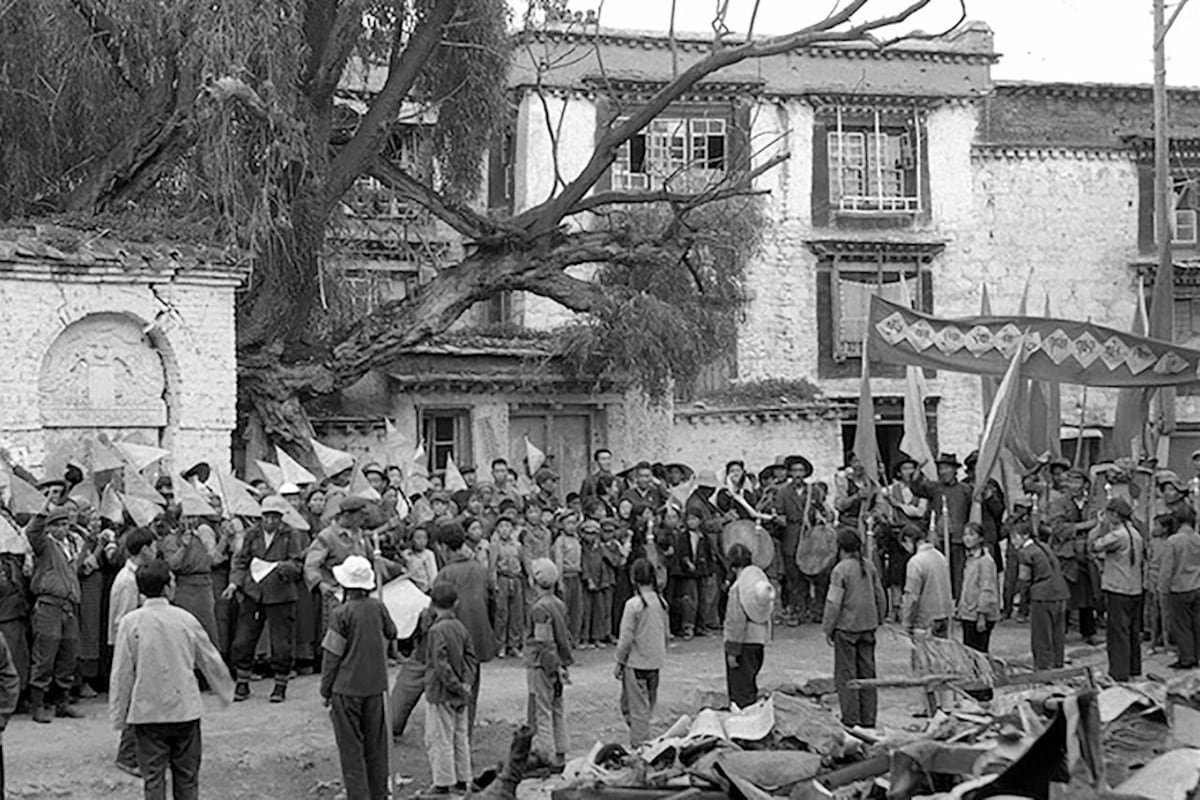 "几乎只有我一个人的声音,用中文讲述西藏历史上从未有过的“人类杀劫”的惨烈故事"。 - 唯色