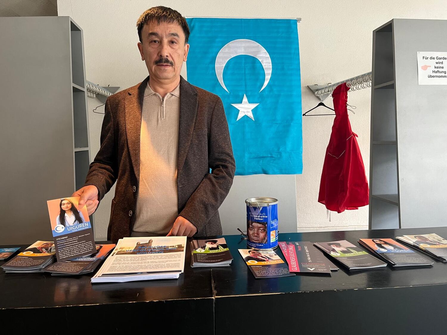 ئەنۋەر ئەخمەت: خىتاي خەلقئارا بېسىمىدىن قېچىپ ئارافات ئادىلنى تۇتقۇن قىلمىدى