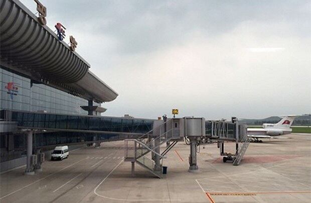 평양 순안국제공항 청사.