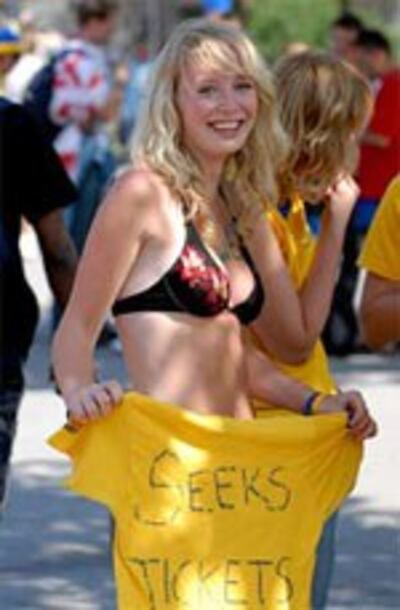 WomenFanWorldCup150.jpg