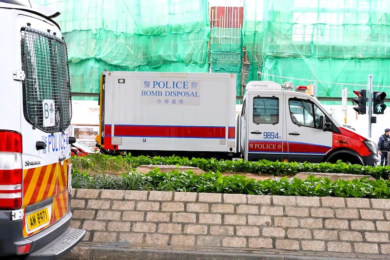 警方安排爆炸品處理組到場戒備。（天機攝）