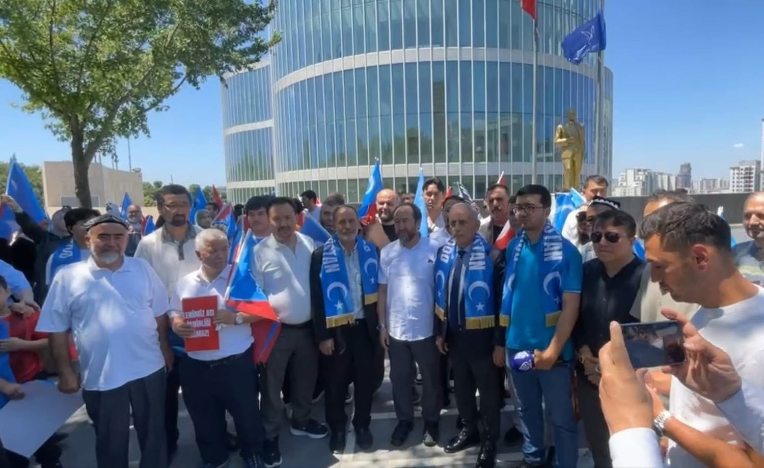 بەلەدىيە باشلىقى: خىتاي بىلەن سۆھبەتلەشتىم، ئۇيغۇرلارغا زىيانلىق گەپ قىلمىدىم