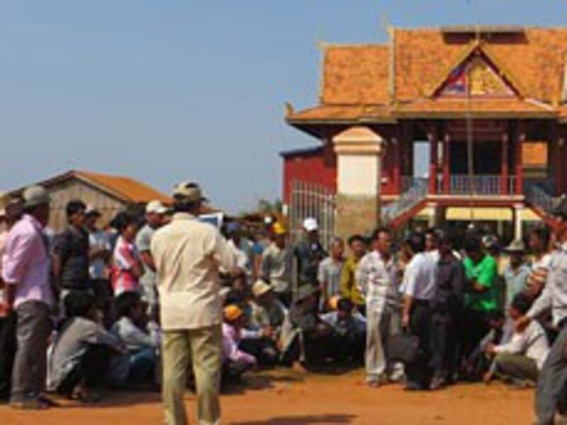 ពលរដ្ឋនៅពោធិ៍សាត់៣០០នាក់រកអន្តរាគមន៍ដោះលែងមនុស្ស៣០នាក់