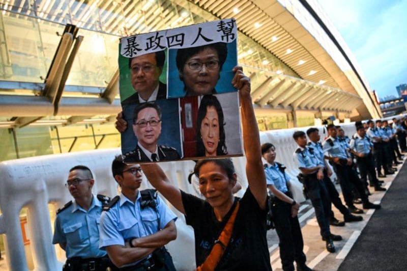 北京把自己在香港问题上绑死了,送中条例引发的危机证明北京挫败,既失了面子,也失去里子。(法新社)