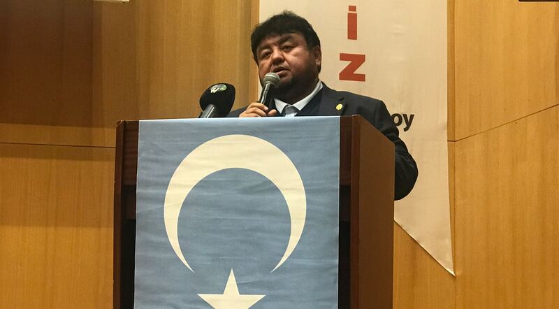 «شەرقىي تۈركىستان يېڭى نەسىل ھەرىكىتى» قۇرۇلغانلىقىنىڭ 4 يىللىقىنى تەبرىكلەش پائالىيىتىدە خەلقئارا شەرقىي تۈركىستان تەشكىلاتلار بىرلىكىنىڭ رەئىسى ھىدايەتۇللا ئوغۇزخان سۆزدە. 2022-يىلى 15-مارت، تۈركىيە.