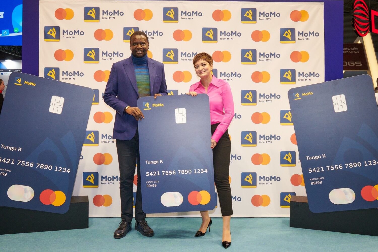 아프리카 최대 규모의 통신사인 MTN 그룹이 미국의 대표적인 신용카드 기업인 마스터카드(Mastercard)와 아프리카 16개국에 온라인 결제 인프라를 구축하는 데 협력하는 협약을 체결했다.