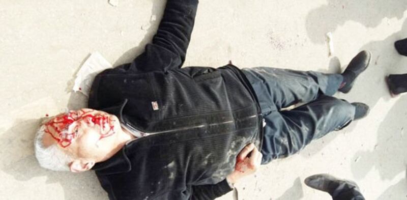 有村民被不明人士用磚頭打傷頭部。（照片來自中國天網）