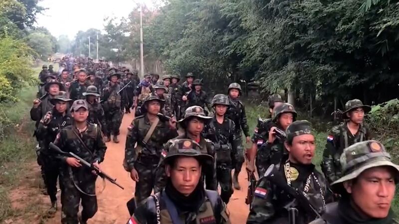 “၁၁၁၁” စစ်ဆင်ရေးပူးပေါင်းဆောင်ရွက်နေကြသည့် ကရင်နီအမျိုးသားများကာကွယ်ရေးတပ် (KNDF)၊ ကရင်နီတပ်မတော် (KA)နဲ့ ပြည်သူ့ကာကွယ်ရေးတပ် PDF တပ်ဖွဲ့များအား ၂၀၂၃ ခုနှစ် နိုဝင်ဘာလအတွင်း တွေ့ရစဉ်။ (Screenshot: Karenni Army)