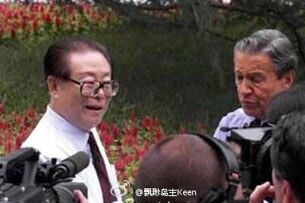 图片:江泽民和华莱士 (网民天空提供)