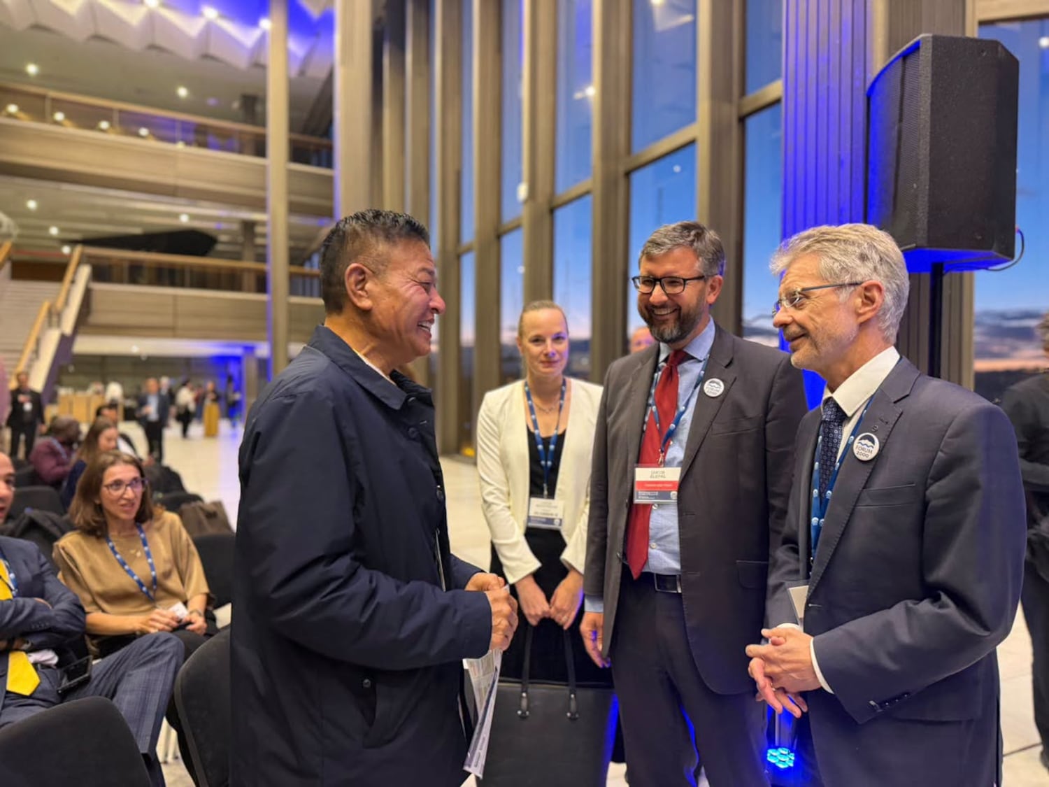 སྲིད་སྐྱོང་མཆོག་གིས་གླེང་སྟེགས་ ༢༠༠༠ ཚོགས་ཡུལ་དུ་བོད་ཀྱི་གནས་སྟངས་གླེང་པ།