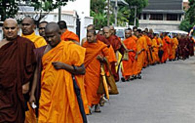 srilanka_monks_200px.jpg