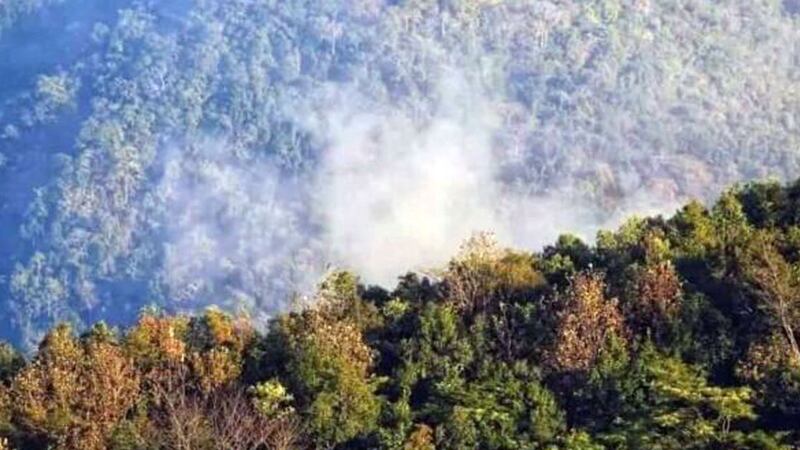 ၂၀၂၃ ခုနှစ်၊ ဇန်နဝါရီလ ၁၀ ရက်နေ့က CNF ဌာနချုပ်ကို စစ်ကောင်စီတပ်မှ ဂျက်တိုက်လေယာဉ် နှစ်စီးနဲ့ ဗုံးကြဲတိုက်ခိုက်ခဲ့စဉ်။ (Photo: Citizen Journalist)