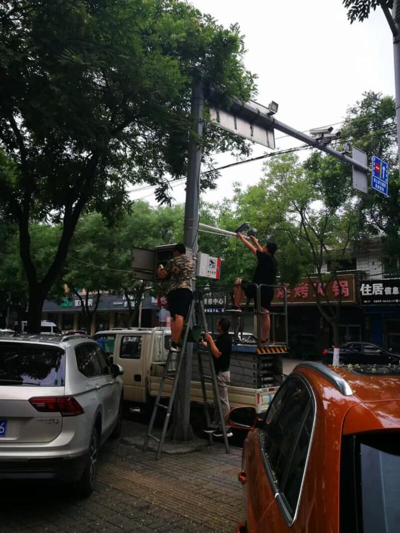 在孫大午案開庭前，高碑店官方緊急在法院附近安裝監控設備。（知情人提供 / 2021年7月15日）