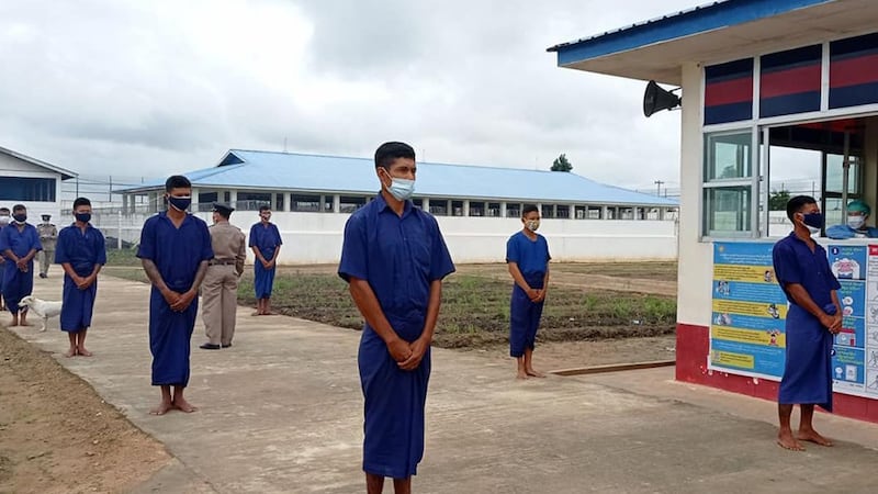 နေပြည်တော် အကျဉ်းထောင်မှ အကျဉ်းသားများအား ၂၀၂၁ ခုနှစ် ဇူလိုင်လ ၂၈ ရက်နေ့က တွေ့ရစဉ်။ (Photo: Myanmar Prisons Department)