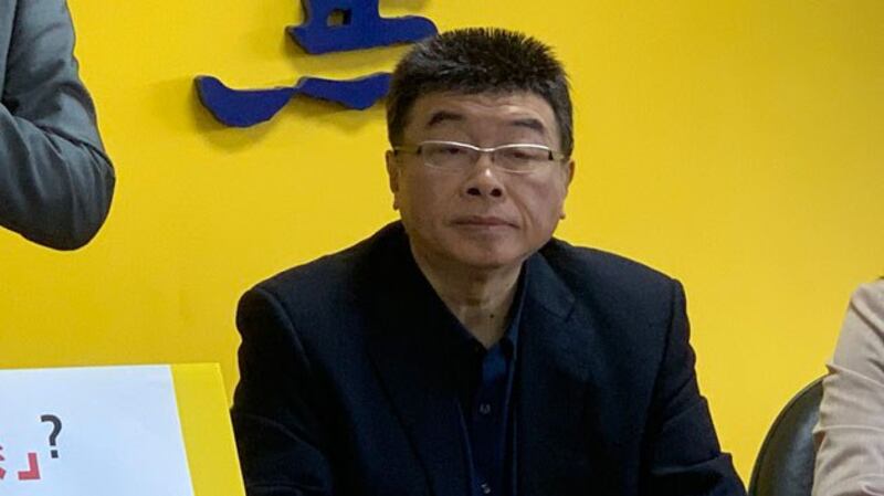 邱毅在记者会中指控蔡英文总统才是“统派”。(记者 黄春梅摄)