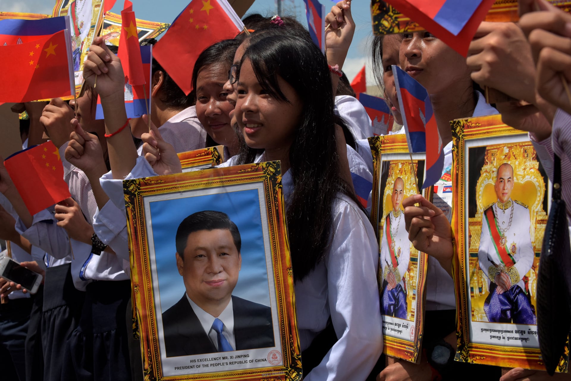 Xi visits Cambodia in 2016