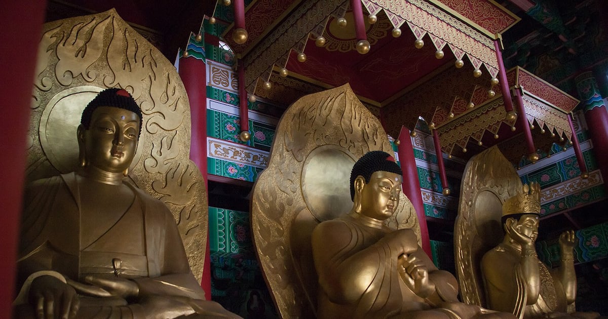 North Koreans pray to Buddha statues for good luck – Radio Free Asia