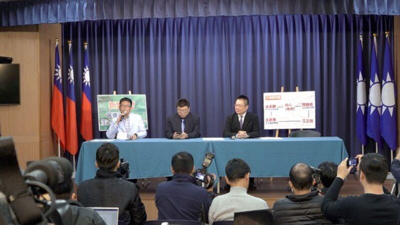 国民党副秘书长蔡正元召开记者会回应王立强事件。(记者 陈明忠摄)