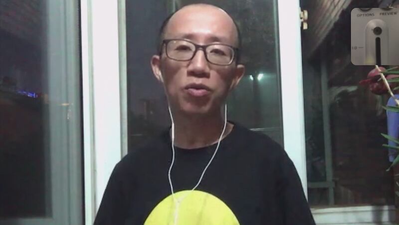 大陸知名異見人士胡佳長期遭軟禁，歷年六四只能以燃點蠟燭及絕食等方式悼念六四亡靈。（胡佳視頻截圖）