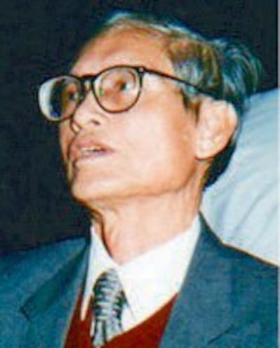 Nhà văn Doãn Quốc Sỹ viết hơn 25 tác phẩm song song với sự nghiệp giáo từ thập niên 1950.