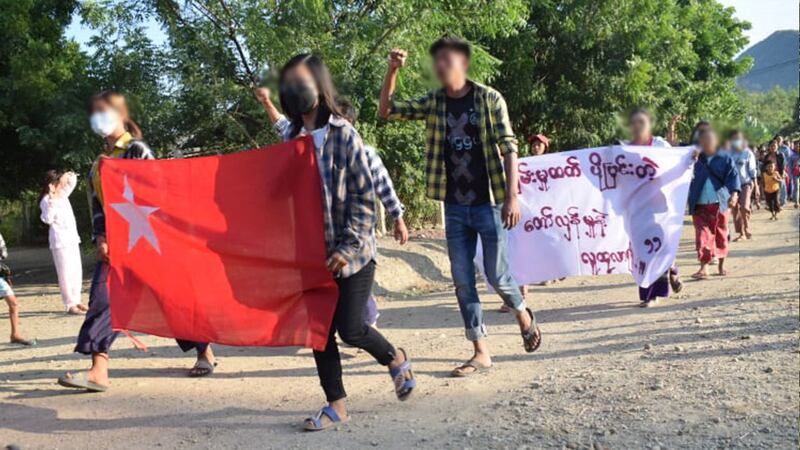 yinmarbin-sarlingyi-protest.jpg