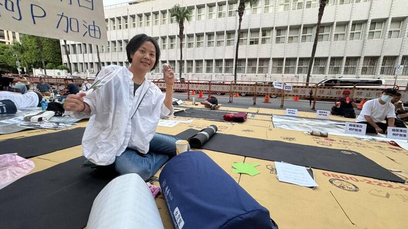 李貞秀批評，要求她提出中華民國憲法不承認的國家的「國籍放棄證明」，邏輯上不合理。（李貞秀社交媒體）