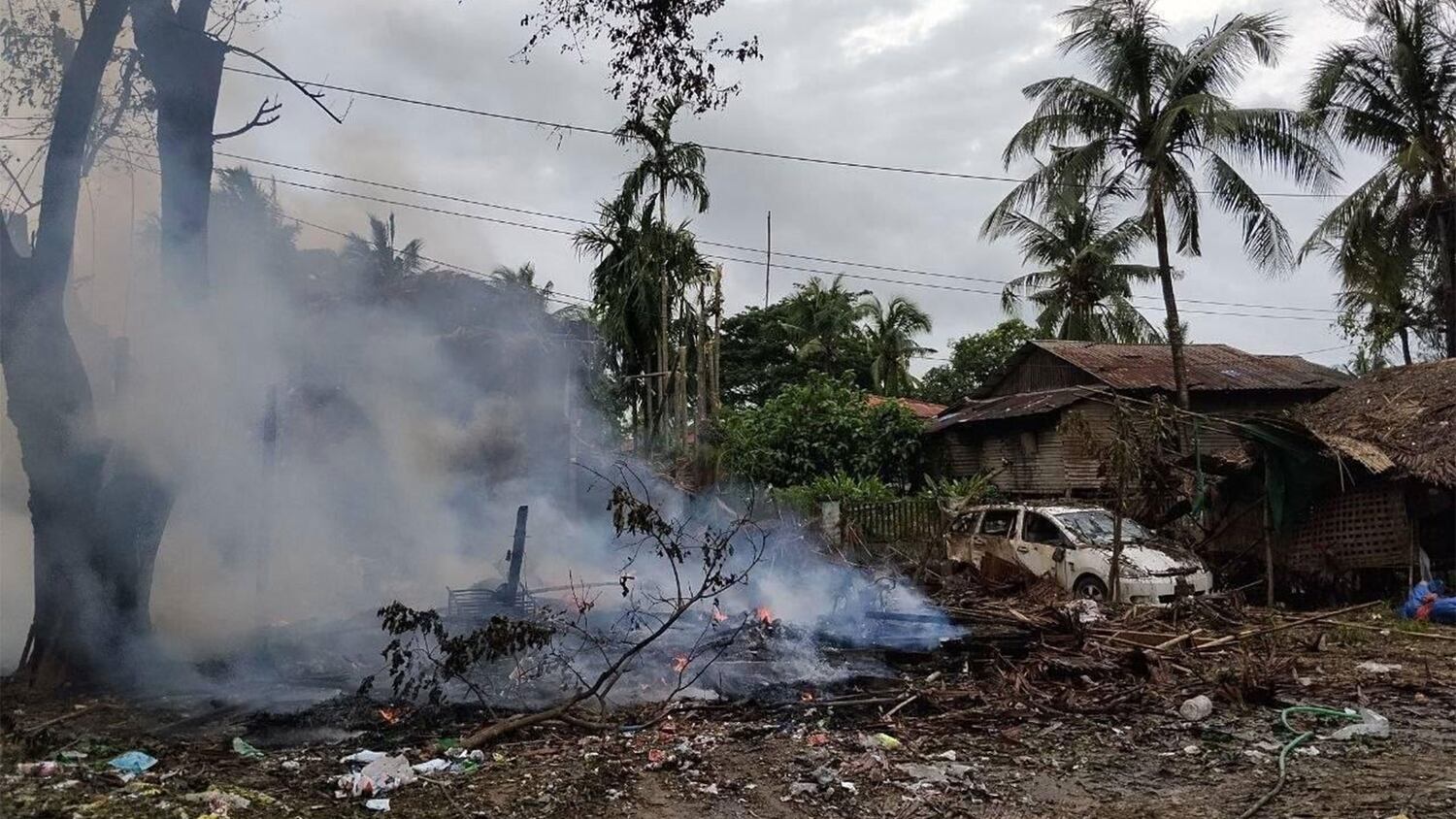 အာဏာသိမ်းစစ်တပ်ကြောင့် လေးလအတွင်း ပြည်သူ ၃၀၀ နီးပါးသေဆုံးဟု AAPP ပြော