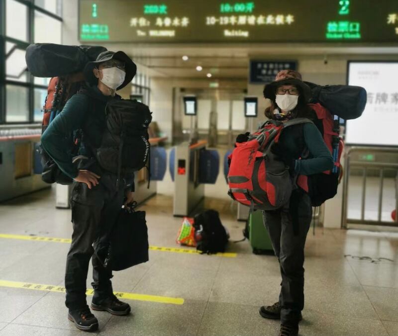 部份遊客選擇前往新疆烏魯木齊市旅遊。(志願者提供)