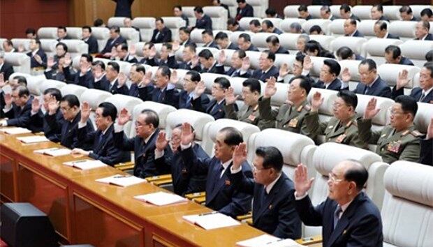 사진은 지난 4월에 열린 노동당 제7기 제4차 전원회의 모습.