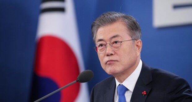 문재인 대통령이 10일 오전 청와대 영빈관에서 열린 2019년 신년 기자회견에서 경제 분야 질문에 답하고 있다. 