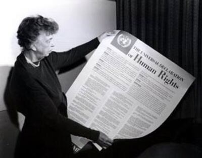 Bà Eleanor Roosevelt và bản Tuyên ngôn Nhân quyền, năm 1949. 