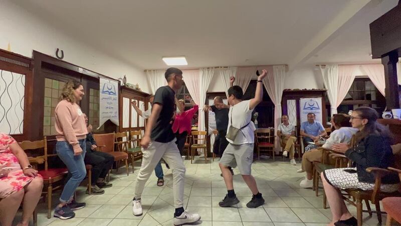 بالىلار ساما ئۆگەنمەكتە