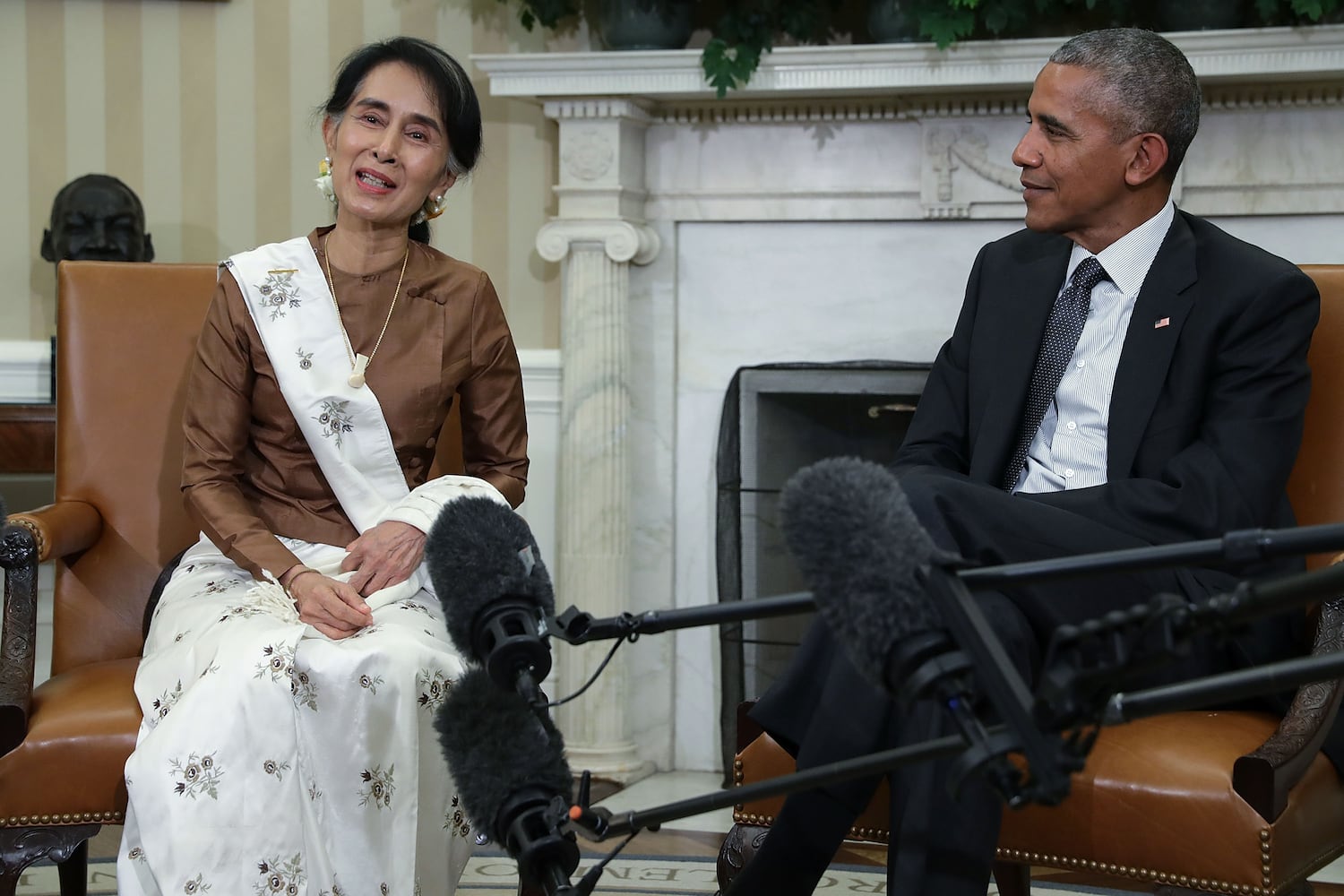 Myanmar's Aung San Suu Kyi meets with U.S. President Barack Obama at the White House Sept. 14, 2016 in Washington.